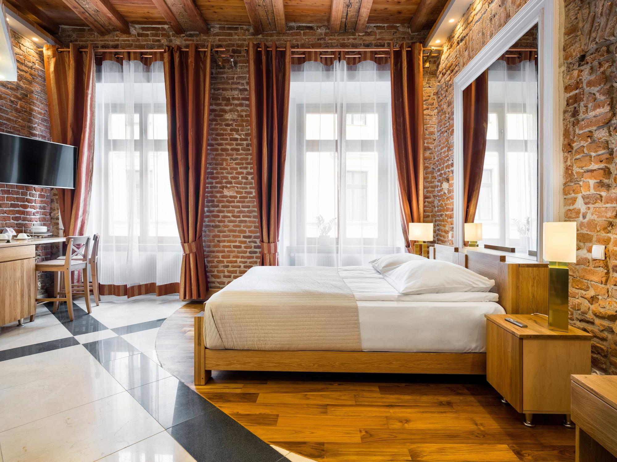 Stare Apartahotel 4*